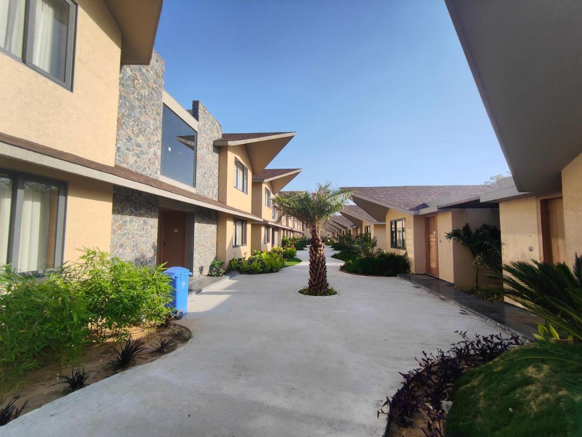 Hotel Club Heaven Palanpur Exterior foto